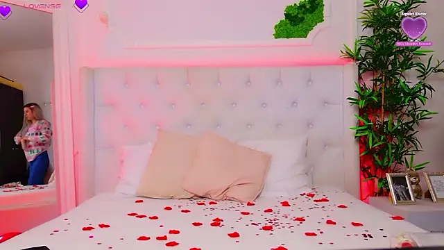 AriannaSins online show from February 13, 1:18 pm