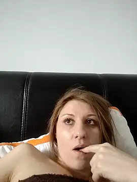 SandyCassie online show from March 14, 8:20 am