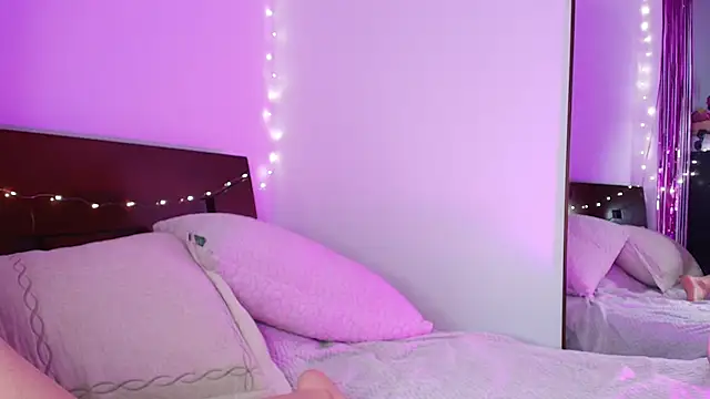 Snapshot of TammyCutee chatting on November 22, 1:26 am TammyCutee online show from November 22, 1:26 am