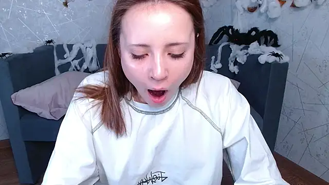 evaa here  online show from October 27, 7:01 am