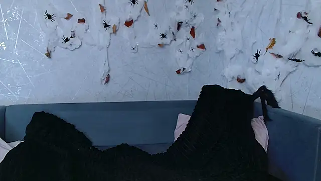 evaa here  online show from October 31, 10:55 pm