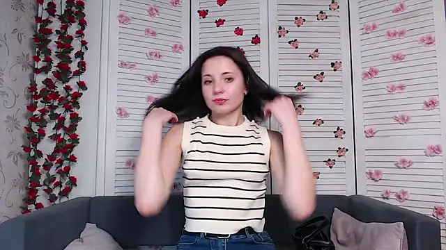 evaa here  online show from November 24, 8:14 am