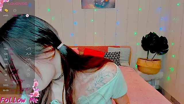 Snapshot of honeybuns_lizzy chatting on October 18, 12:57 am honeybuns lizzy online show from October 18, 12:57 am