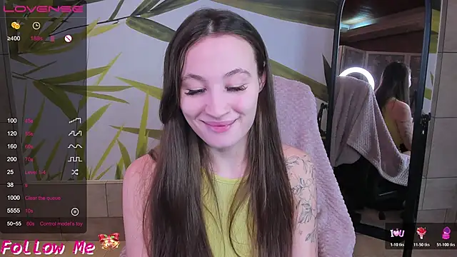 Snapshot of honeybuns_lizzy chatting on November 21, 12:32 am honeybuns lizzy online show from November 21, 12:32 am