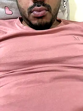 Snapshot of Handsome8677 chatting on December 19, 1:34 am Handsome8677 online show from December 19, 1:34 am