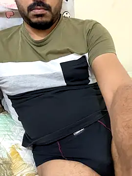 Snapshot of Handsome8677 chatting on December 22, 11:18 am Handsome8677 online show from December 22, 11:18 am