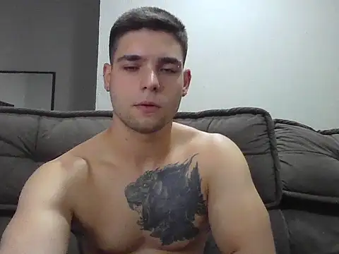 Snapshot of Zure-xxx chatting on October 18, 5:35 pm Zure-xxx online show from October 18, 5:35 pm