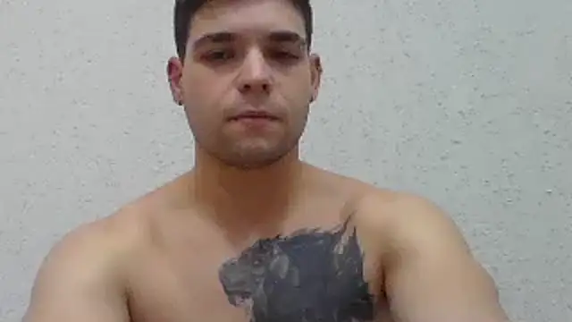 Snapshot of Zure-xxx chatting on July 11, 4:26 am Zure-xxx online show from July 11, 4:26 am