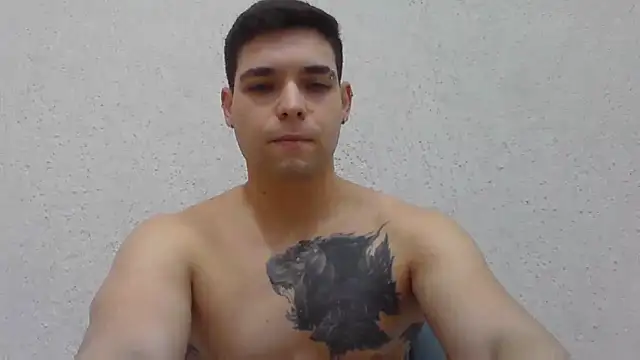 Snapshot of Zure-xxx chatting on July 12, 10:45 pm Zure-xxx online show from July 12, 10:45 pm