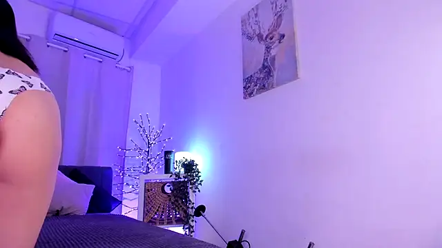 Divine Madeleine online show from May 21, 6:20 am