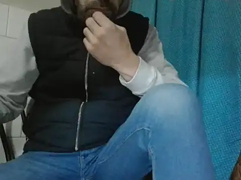 Snapshot of justmealex27 chatting on November 27, 1:13 pm justmealex27 online show from November 27, 1:13 pm