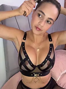 Snapshot of valentina_herrrera chatting on November 5, 3:56 pm valentina herrrera online show from November 5, 3:56 pm