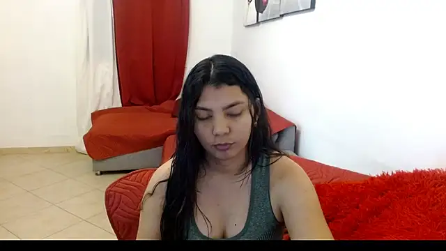 Snapshot of MyaShy chatting on December 14, 12:49 am MyaShy online show from December 14, 12:49 am