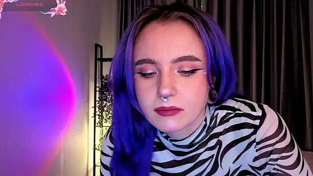 Snapshot of AleksaDivine chatting on October 20, 9:48 pm AleksaDivine online show from October 20, 9:48 pm