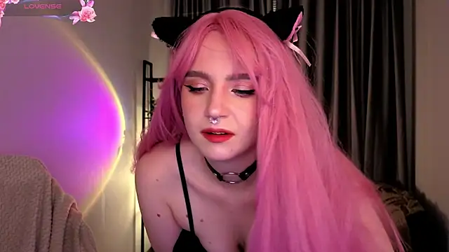 Snapshot of AleksaDivine chatting on October 22, 9:58 pm AleksaDivine online show from October 22, 9:58 pm