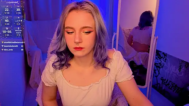 Snapshot of AleksaDivine chatting on November 28, 9:28 pm AleksaDivine online show from November 28, 9:28 pm