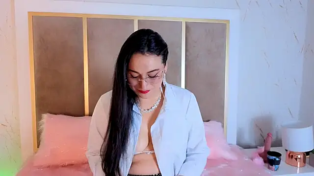 Elizabeth bennett 6 online show from November 6, 11:55 am