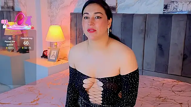 Snapshot of Elizabeth_bennett_6 chatting on December 18, 12:00 pm Elizabeth bennett 6 online show from December 18, 12:00 pm