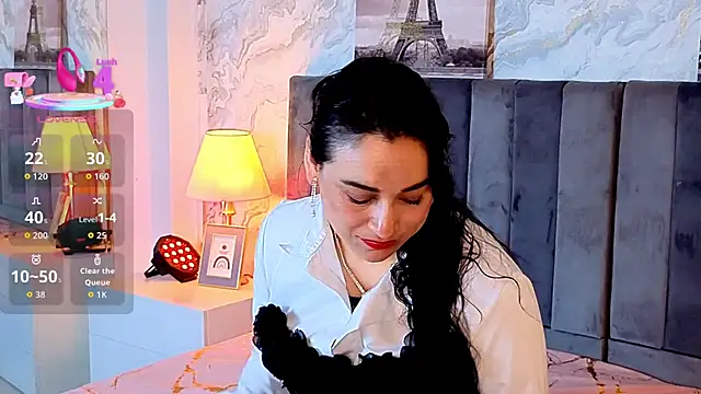 Snapshot of Elizabeth_bennett_6 chatting on December 21, 12:23 pm Elizabeth bennett 6 online show from December 21, 12:23 pm