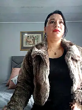 Elizabeth bennett 6 online show from April 9, 1:38 pm