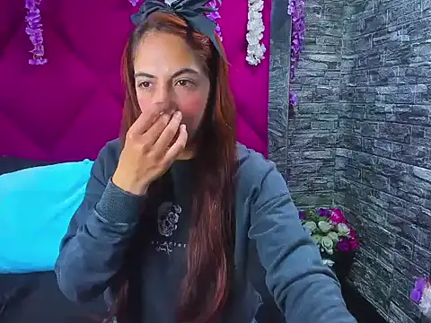 Snapshot of MariamGray1 chatting on October 25, 4:57 pm MariamGray1 online show from October 25, 4:57 pm