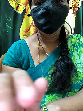 Snapshot of hot-telugu-queen chatting on November 15, 5:49 am hot-telugu-queen online show from November 15, 5:49 am