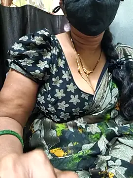 Snapshot of hot-telugu-queen chatting on November 17, 6:30 am hot-telugu-queen online show from November 17, 6:30 am