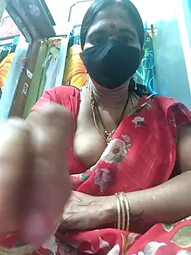 Snapshot of hot-telugu-queen chatting on December 5, 6:33 am hot-telugu-queen online show from December 5, 6:33 am