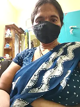 Snapshot of hot-telugu-queen chatting on December 17, 7:25 am hot-telugu-queen online show from December 17, 7:25 am