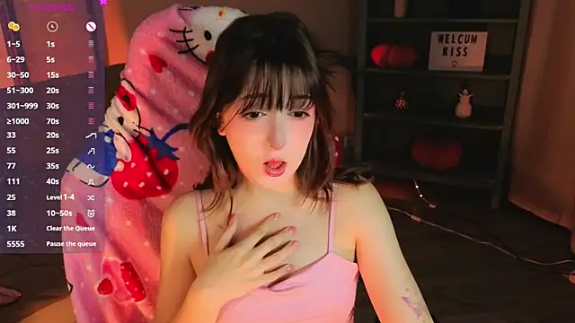 Snapshot of Soffi_Toffi chatting on December 3, 10:24 am Soffi Toffi online show from December 3, 10:24 am