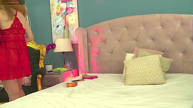 Snapshot of VanessaHeatt chatting on October 17, 4:37 am VanessaHeatt online show from October 17, 4:37 am