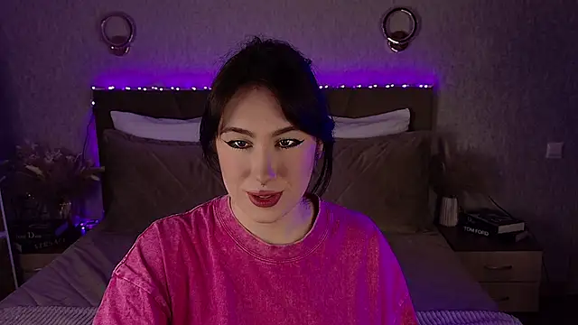 Snapshot of Busty_Lina chatting on October 18, 5:10 am Busty Lina online show from October 18, 5:10 am