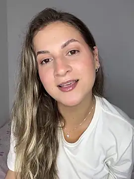 Snapshot of solmartins chatting on November 5, 12:10 am solmartins online show from November 5, 12:10 am