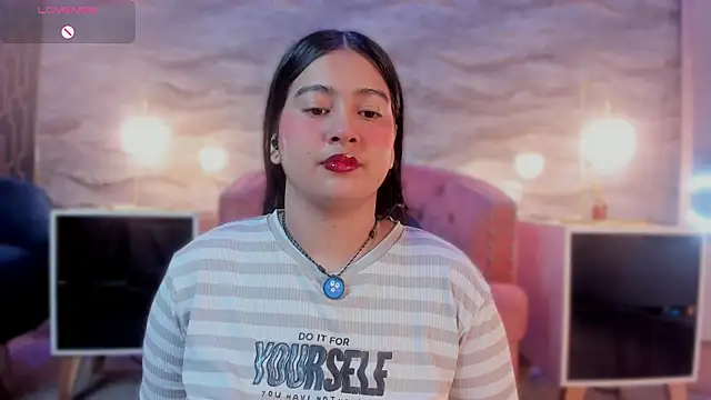 Snapshot of lilithst_ chatting on November 9, 8:40 pm lilithst online show from November 9, 8:40 pm