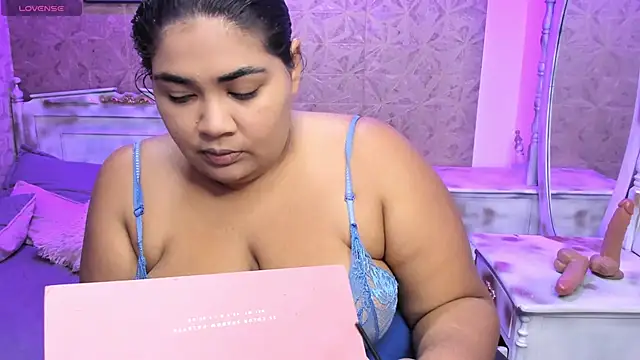 Snapshot of Sara_clk chatting on May 10, 7:52 pm Sara clk online show from May 10, 7:52 pm