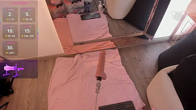 Snapshot of michelle_cutee_ chatting on November 28, 8:33 pm michelle cutee online show from November 28, 8:33 pm