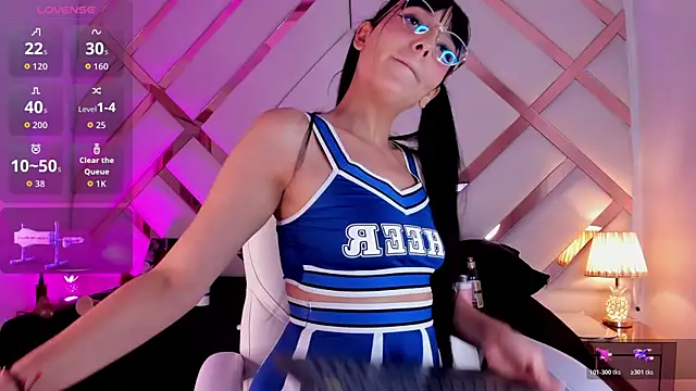 michelle cutee  online show from January 11, 7:30 pm