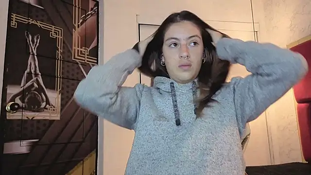 Snapshot of moon_winy chatting on November 24, 11:32 am moon winy online show from November 24, 11:32 am