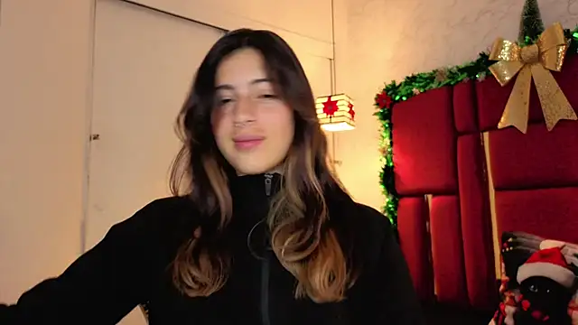 Snapshot of moon_winy chatting on December 16, 11:15 am moon winy online show from December 16, 11:15 am