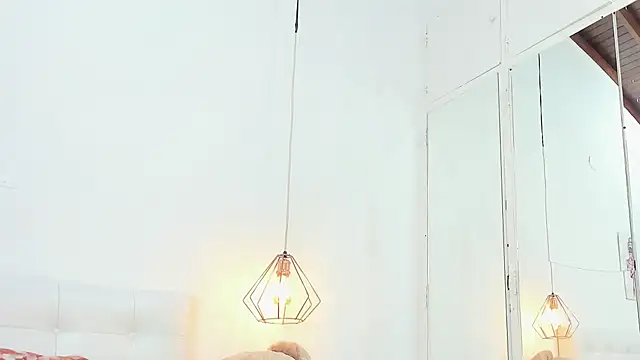 Snapshot of Alanna_miaw chatting on November 24, 7:08 am Alanna miaw online show from November 24, 7:08 am