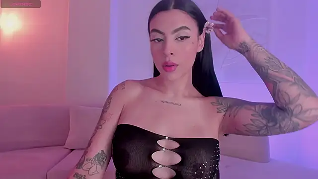 ChristineFord  online show from October 31, 12:50 pm