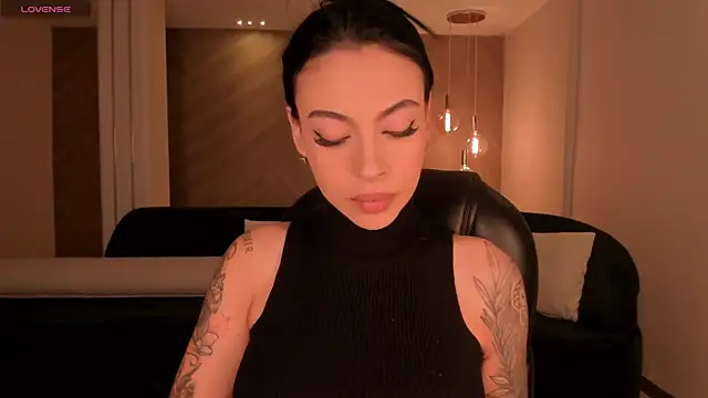 ChristineFord  online show from July 1, 12:40 pm