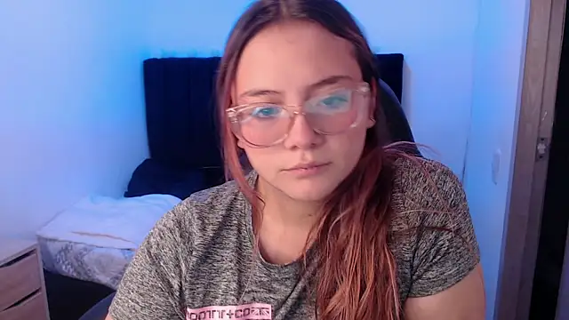 Snapshot of Red_Lola_ chatting on November 5, 1:55 pm Red Lola online show from November 5, 1:55 pm