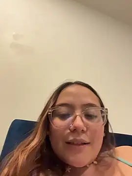 Snapshot of Red_Lola_ chatting on December 15, 12:59 am Red Lola online show from December 15, 12:59 am