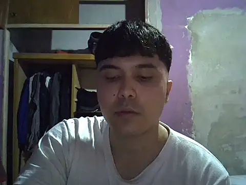 Snapshot of CuteAlexBoy chatting on October 18, 7:58 pm CuteAlexBoy online show from October 18, 7:58 pm