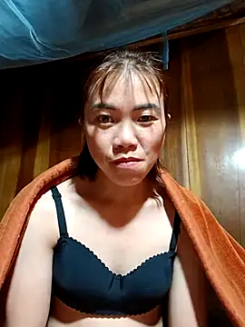 Snapshot of omai-ngot chatting on November 1, 8:16 am omai-ngot online show from November 1, 8:16 am