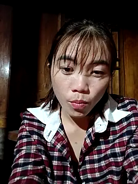 Snapshot of omai-ngot chatting on November 13, 10:36 am omai-ngot online show from November 13, 10:36 am