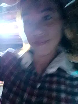 Snapshot of omai-ngot chatting on November 14, 1:10 pm omai-ngot online show from November 14, 1:10 pm