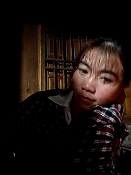 Snapshot of omai-ngot chatting on November 15, 1:40 pm omai-ngot online show from November 15, 1:40 pm