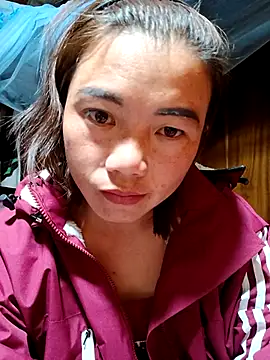 Snapshot of omai-ngot chatting on December 3, 2:15 pm omai-ngot online show from December 3, 2:15 pm